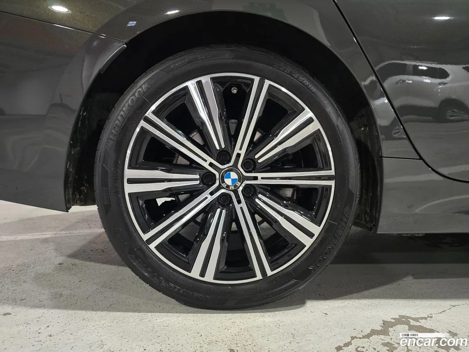 BMW 3 Series 320i 2025 — миниатюра 2