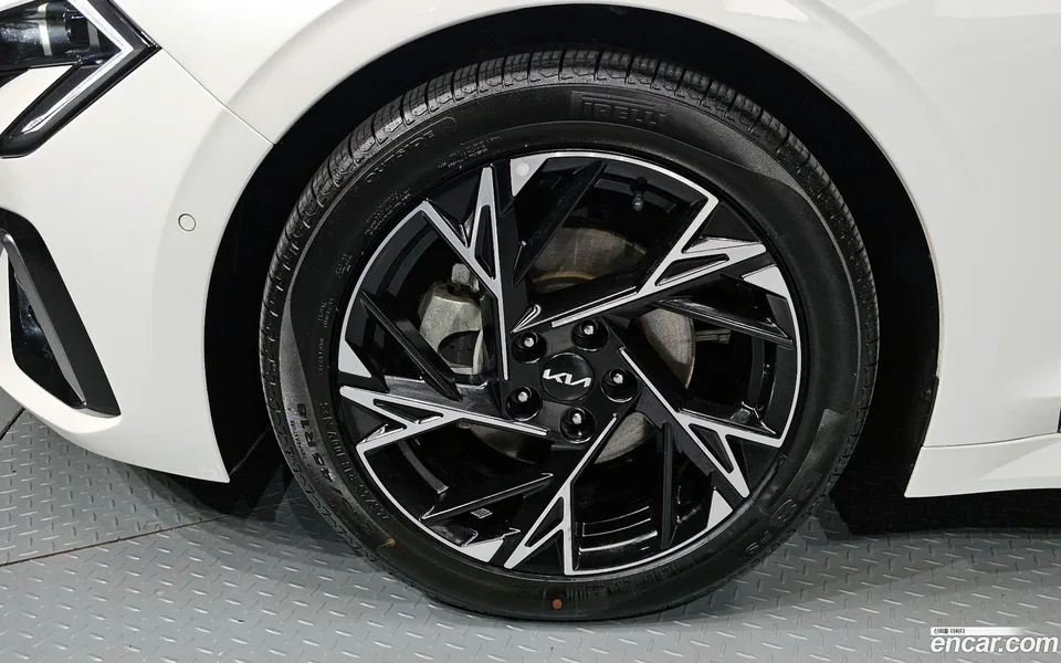 Kia K5 Hybrid 2023 — миниатюра 5