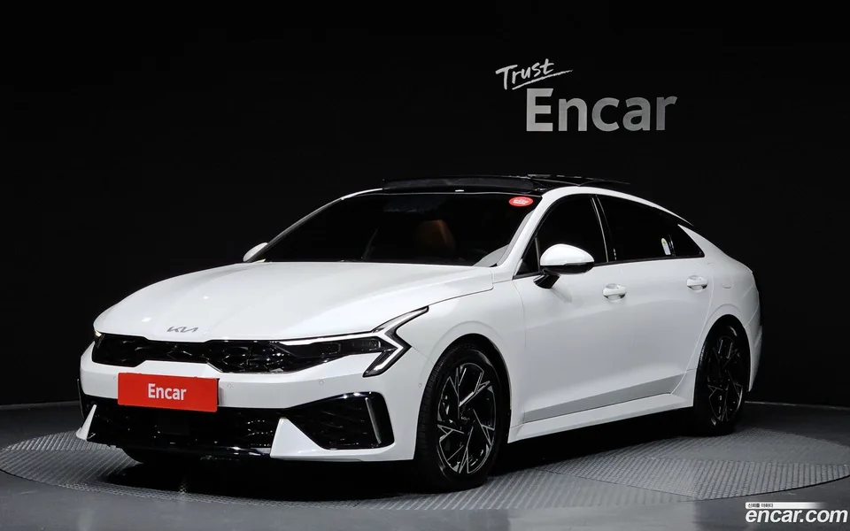 Kia K5 Hybrid 2023 — фото 1, купить с доставкой в Москву