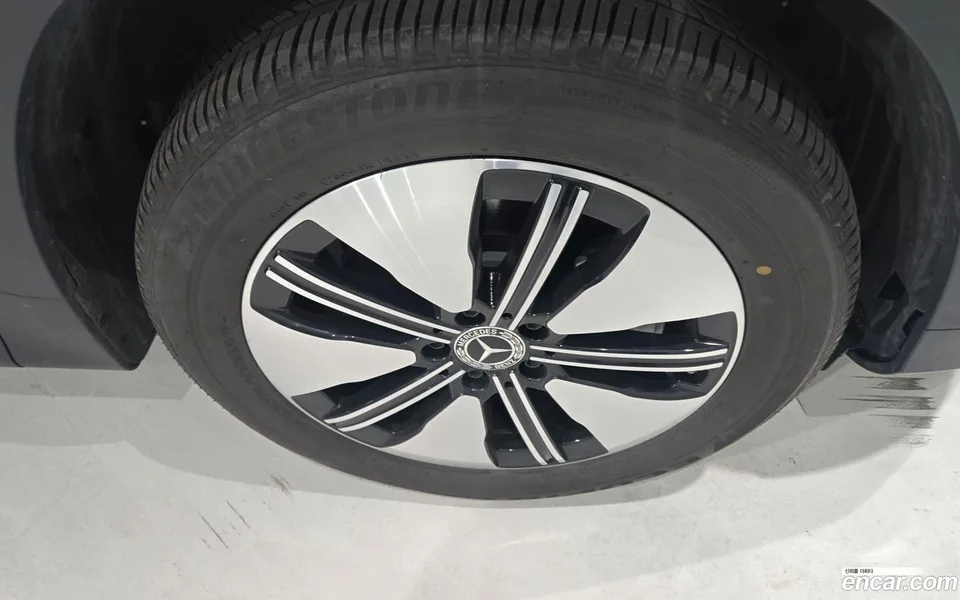 Mercedes-Benz EQB EQB300 4MATIC 2024 — миниатюра 5