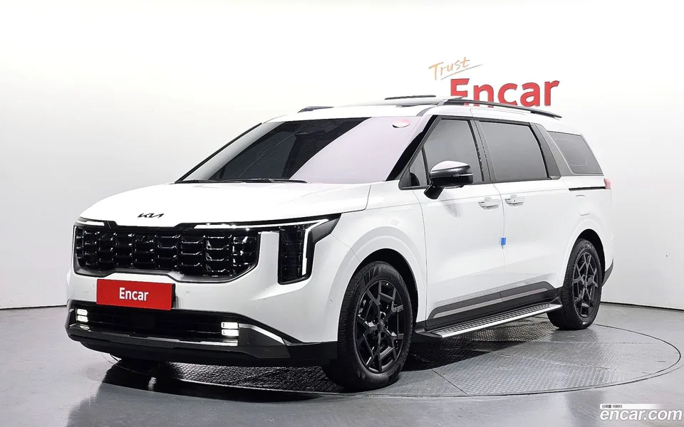 Kia Carnival HEV 7 X Line 2025 — фото 1, купить с доставкой в Москву
