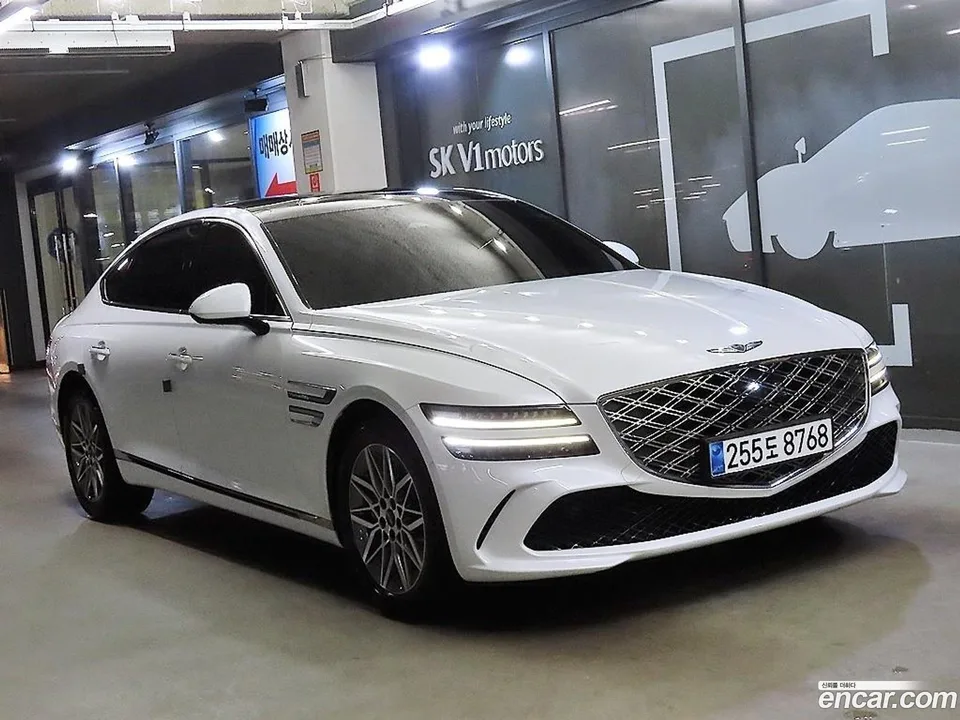 Genesis G80 2.5 2WD 2024 — фото 1, купить с доставкой в Москву