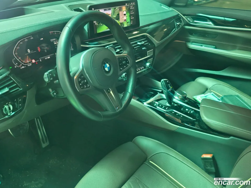 BMW 6 Series GT 630i xDrive M 2023 — миниатюра 4