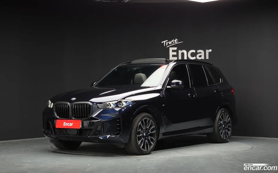 BMW X5 xDrive 40i M 2026 — фото 1, купить с доставкой в Москву