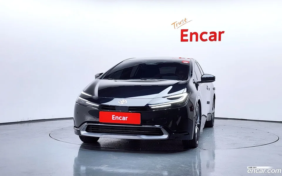 Toyota Prius 2.0 XLE 2024 — миниатюра 3