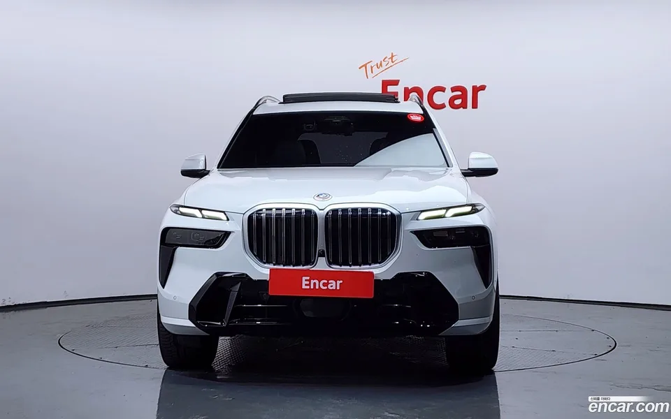 BMW X7 xDrive 40i M 6 2023 — миниатюра 3