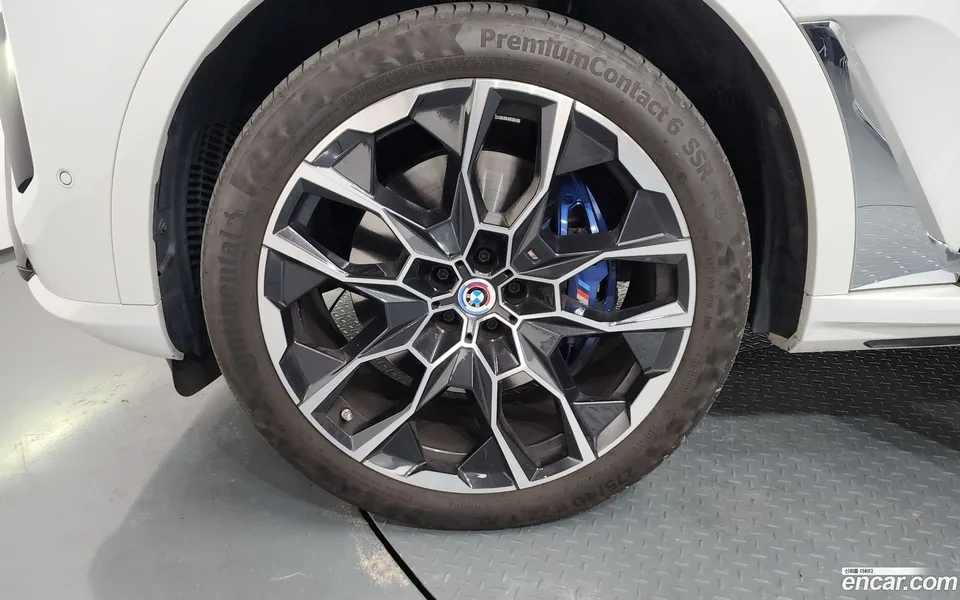 BMW X7 xDrive 40i M 6 2023 — миниатюра 5