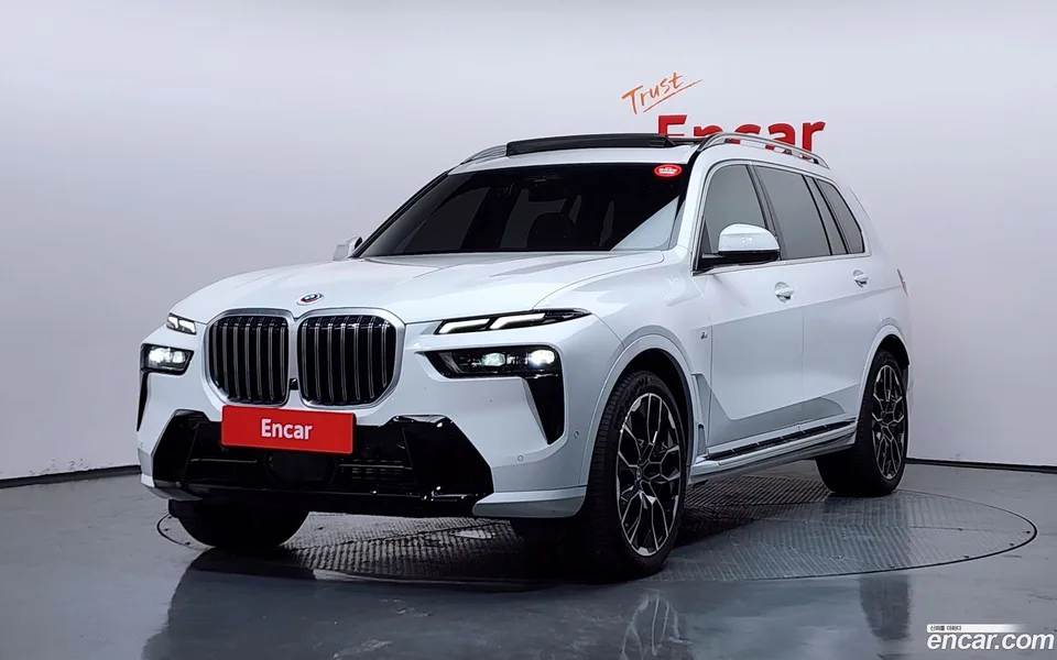 BMW X7 xDrive 40i M 6 2023 — фото 1, купить с доставкой в Москву