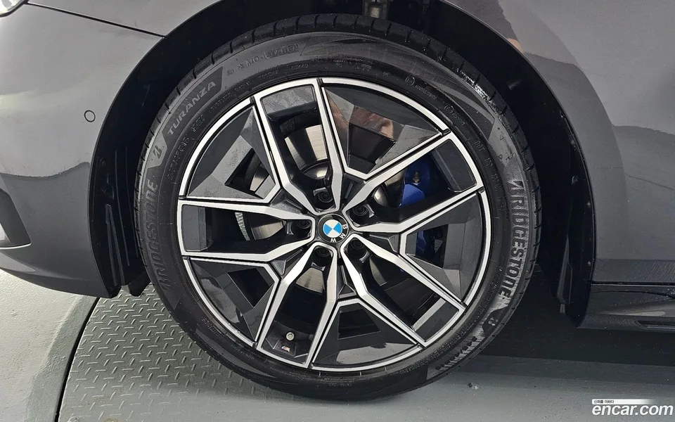 BMW 5 Series 520i M 2024 — миниатюра 2