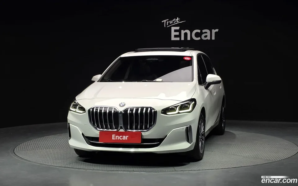 BMW 2 Series Active Tourer 220i 2024 — миниатюра 3