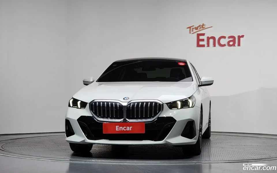 BMW 5 Series 520i M 2024 — миниатюра 3