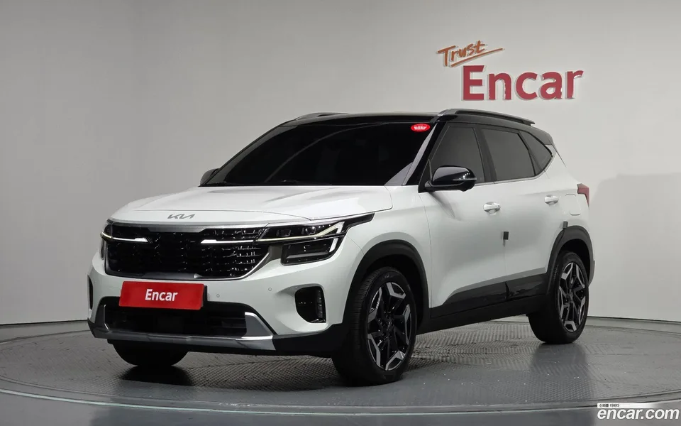 Kia Seltos 1.6 2WD 2023 — фото 1, купить с доставкой в Москву