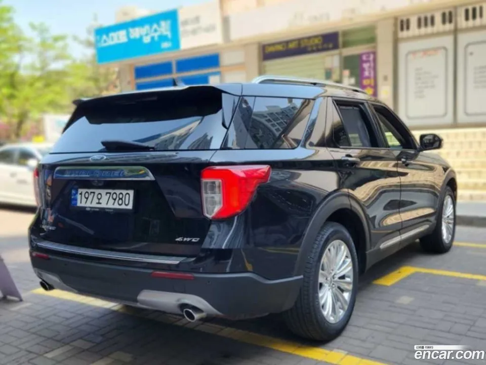 Ford Explorer 2.3 4WD 2022 — миниатюра 3