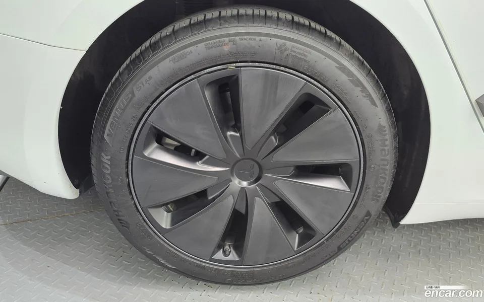 Tesla Model 3 AWD 2024 — миниатюра 2