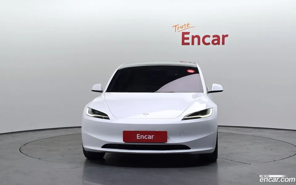 Tesla Model 3 AWD 2024 — миниатюра 3