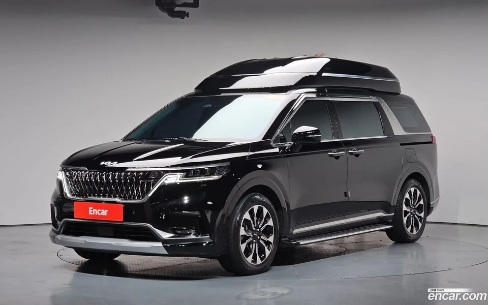 Kia Carnival 7 2023 — фото 1, купить с доставкой в Москву