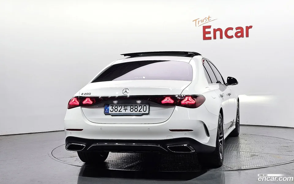 Mercedes-Benz E-Class E200 AMG Line 2025 — миниатюра 4
