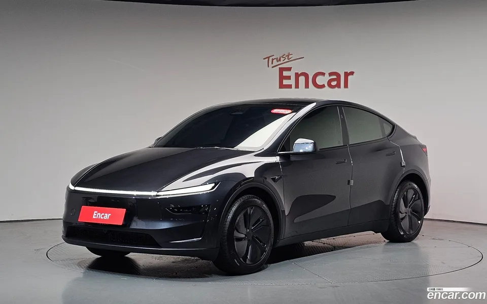 Tesla Model Y RWD 2025 — фото 1, купить с доставкой в Москву