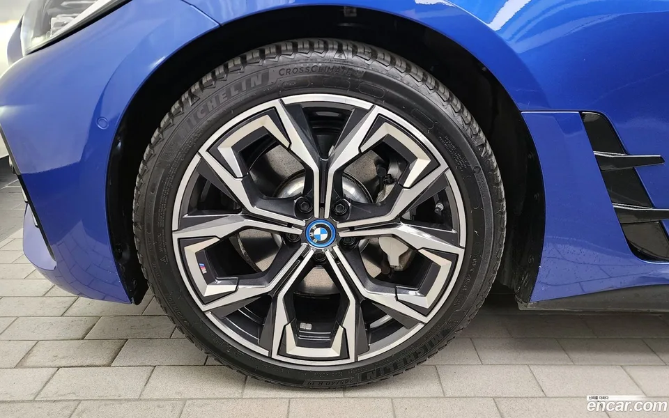 BMW i4 eDrive40 M 2022 — миниатюра 2