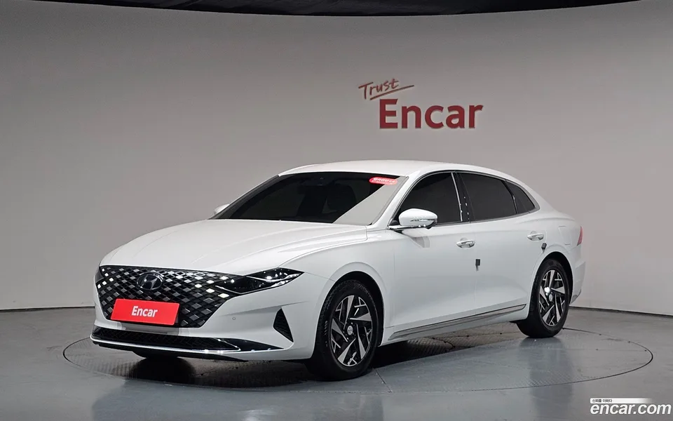 Hyundai Grandeur IG Hybrid 2022 — фото 1, купить с доставкой в Москву