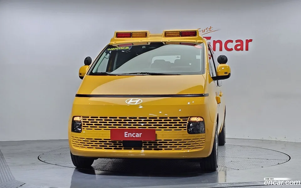 Hyundai Staria L3.5 2025 — thumbnail 3
