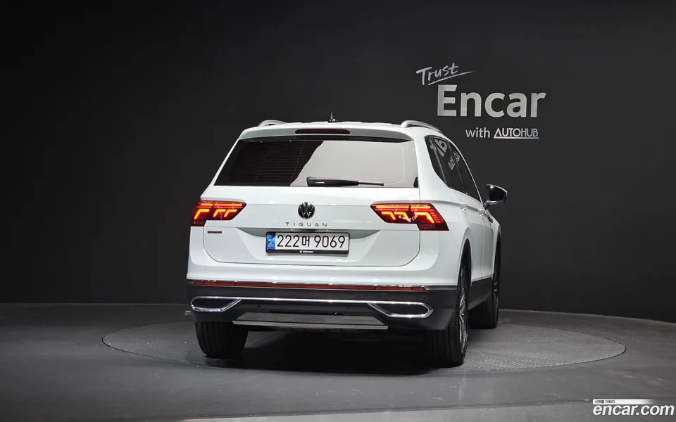 Volkswagen Tiguan Allspace 2.0 TSI 2023 — миниатюра 4