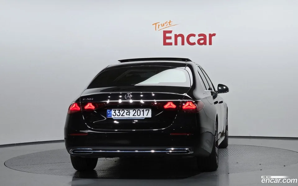 Mercedes-Benz E-Class E200 2024 — миниатюра 4