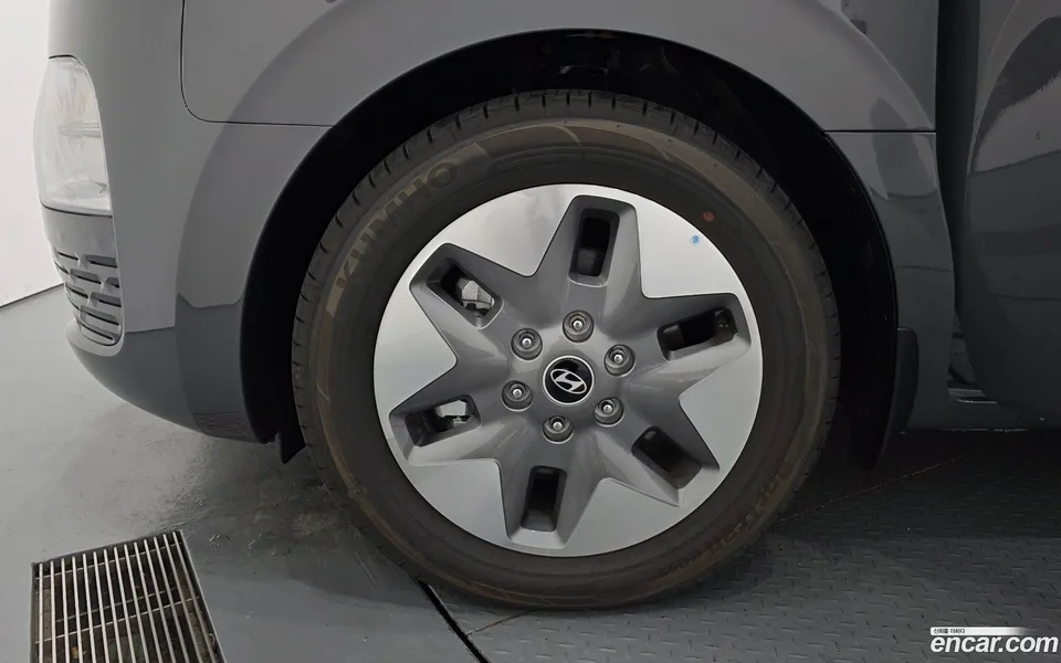 Hyundai Staria 4WD 9 2025 — миниатюра 5