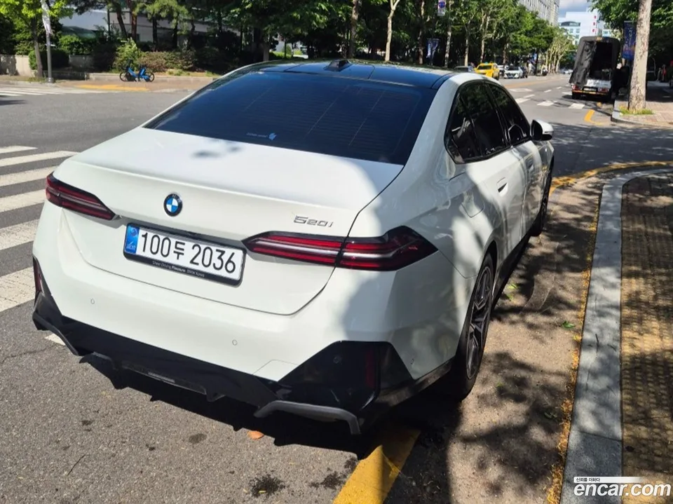 BMW 5 Series 520i M 2025 — миниатюра 2