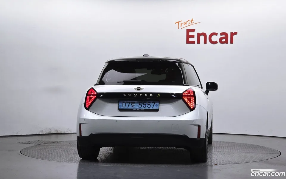MINI Cooper Electric SE 2024 — миниатюра 4