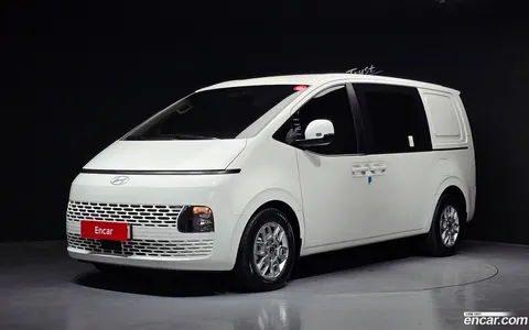 Hyundai Staria 2024 купить в Москве