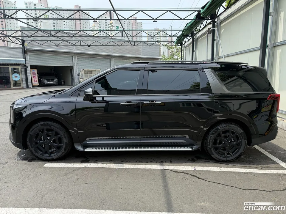 Kia Carnival HEV 9 X Line 2025 — миниатюра 3