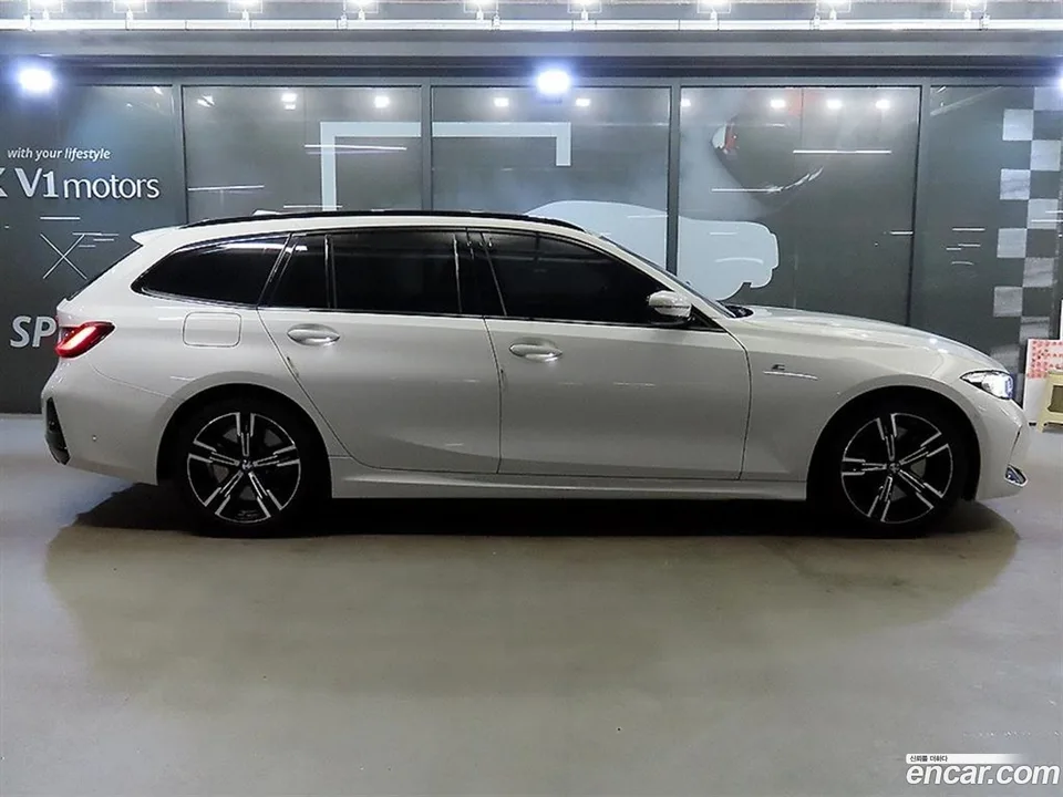 BMW 3 Series 320i M 2025 — миниатюра 3