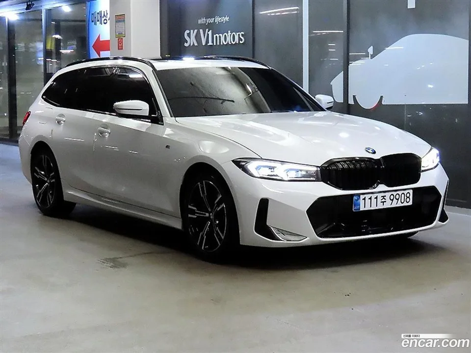 BMW 3 Series 320i M 2025 — фото 1, купить с доставкой в Москву