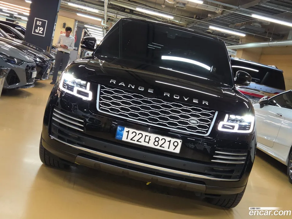 Land Rover Range Rover 5.0 SC AB 2022 — фото 1, купить с доставкой в Москву