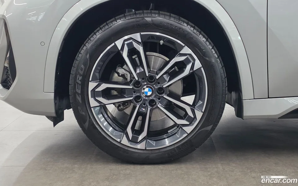 BMW X1 xDrive 20i M 2023 — миниатюра 5