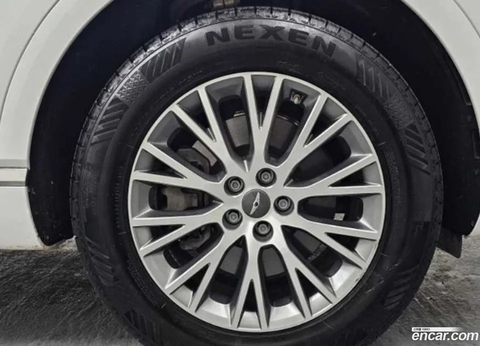 Genesis GV80 2.5T 2WD 2023 — миниатюра 2