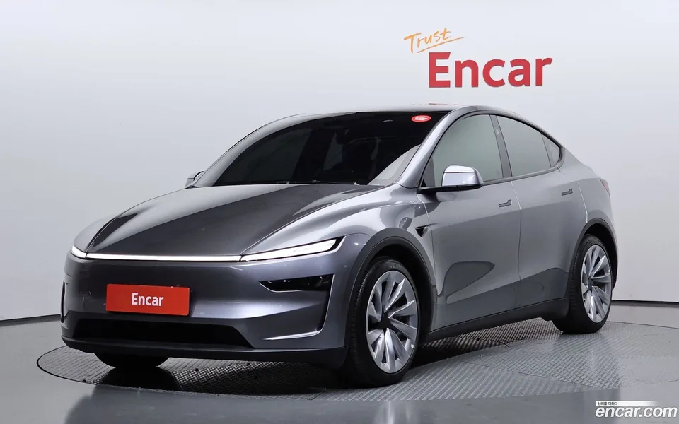 Tesla Model Y AWD 2025 — фото 1, купить с доставкой в Москву
