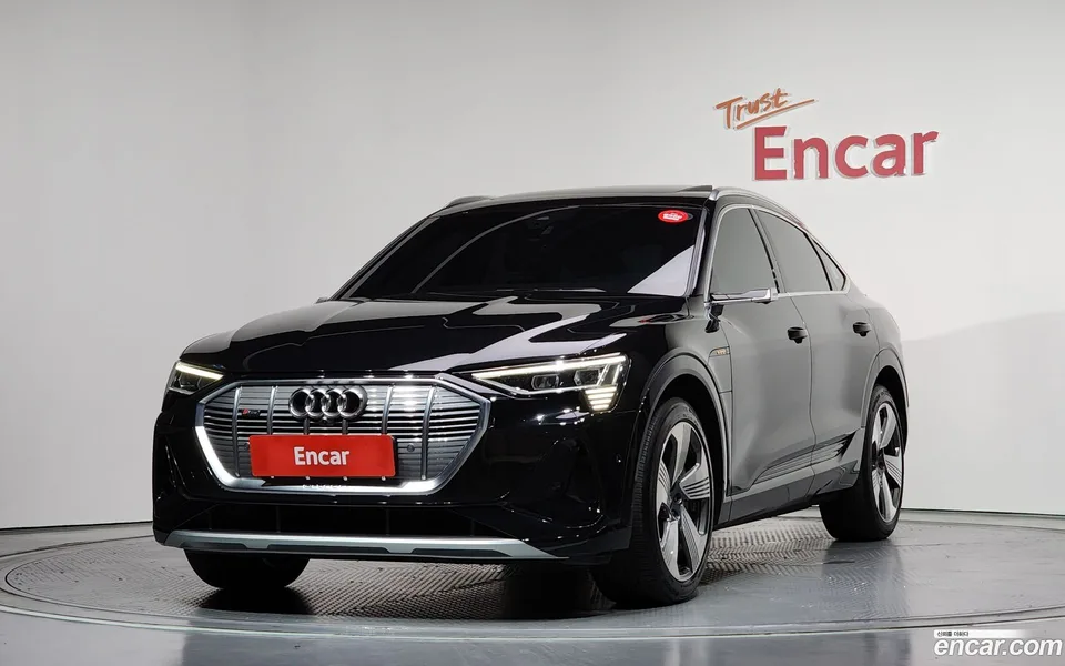 Audi e-tron 55 2022 — фото 1, купить с доставкой в Москву