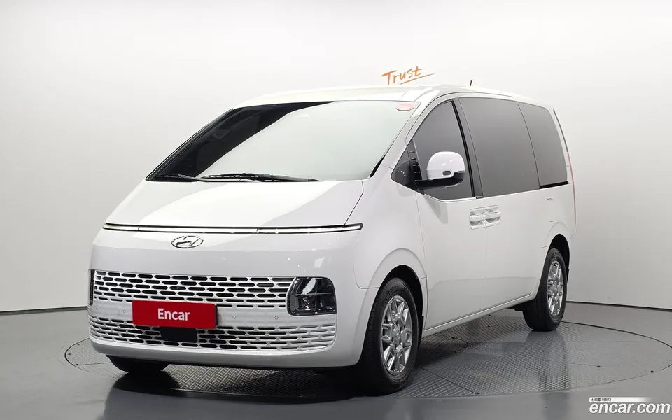 Hyundai Staria 3 2024 — фото 1, купить с доставкой в Москву
