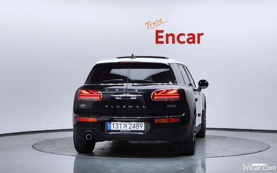 MINI Cooper Clubman 2023 — миниатюра 4