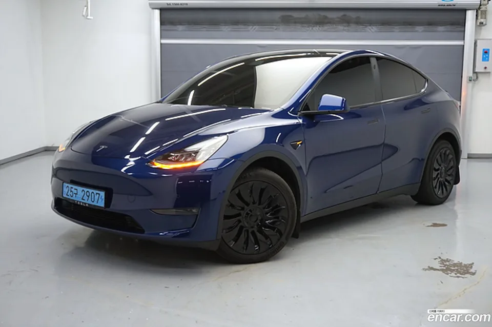 Tesla Model Y AWD 2022 — фото 1, купить с доставкой в Москву