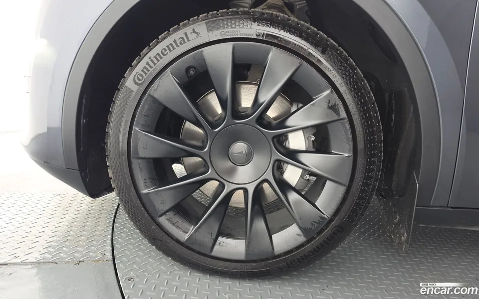 Tesla Model Y RWD 2023 — thumbnail 5