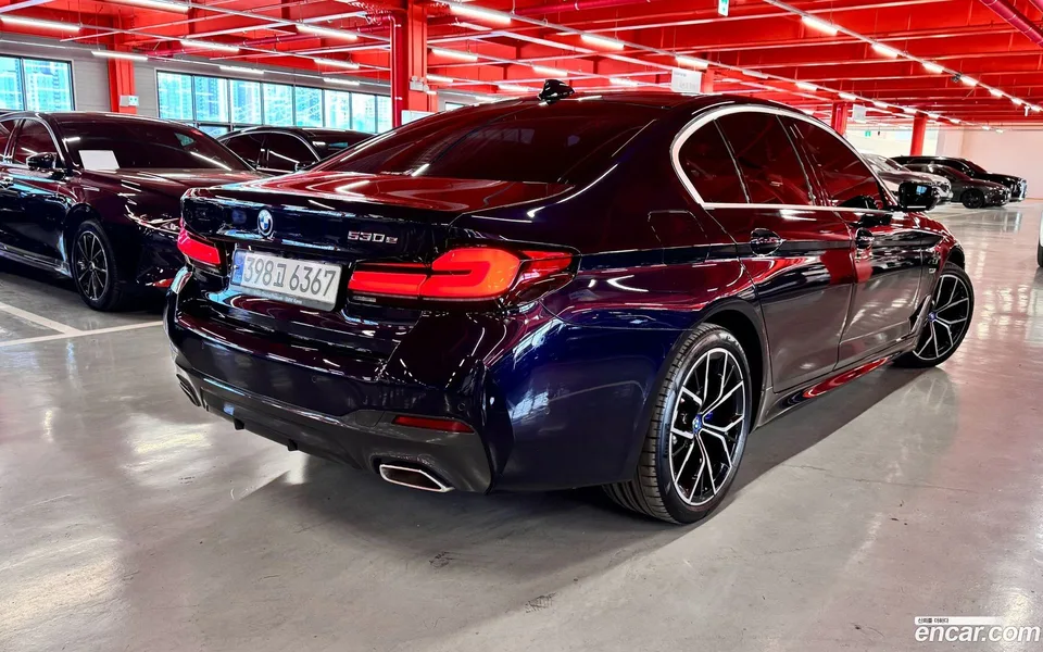 BMW 5 Series 530e M 2022 — миниатюра 3