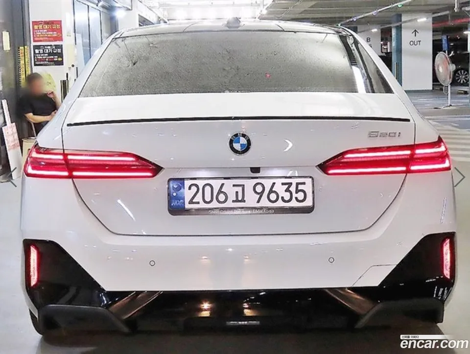 BMW 5 Series 530i xDrive M 2024 — миниатюра 2