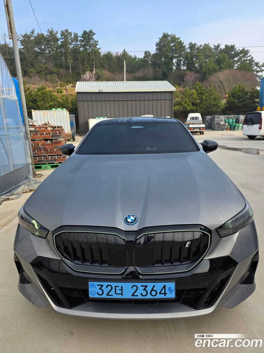 BMW i5 xDrive 40 M 2025 — миниатюра 4