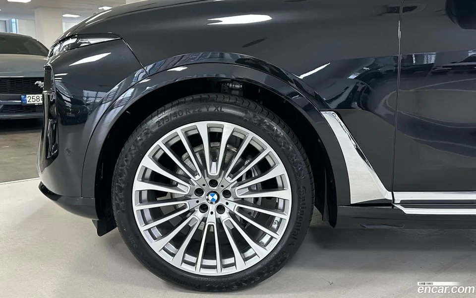 BMW X7 xDrive 40i 6 2025 — миниатюра 2
