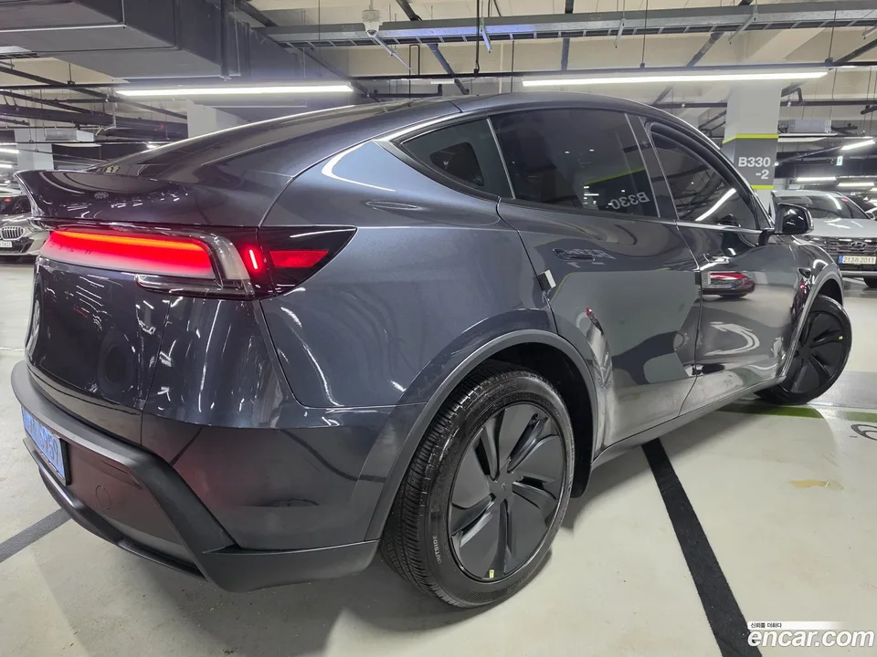 Tesla Model Y RWD 2025 — миниатюра 3