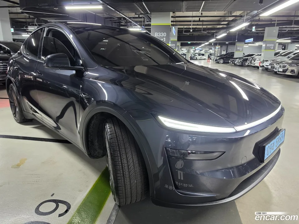 Tesla Model Y RWD 2025 — миниатюра 4