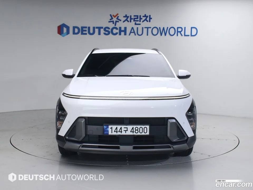 Hyundai Kona Hybrid 2023 — миниатюра 3